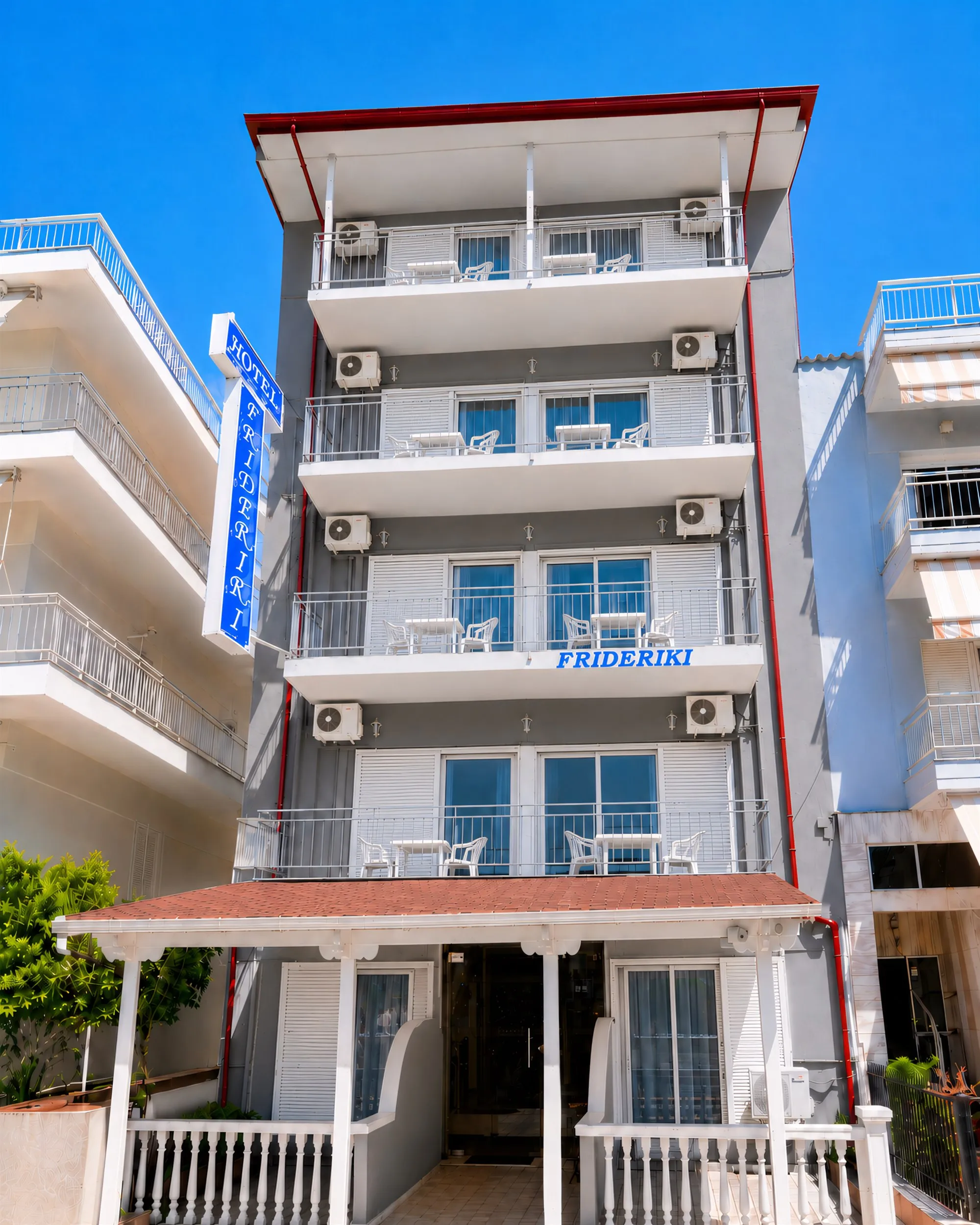 Villa Frideriki — A calm villa in central Paralia, 150 m from the beach — contemporary design and a cosy setting for families.